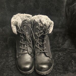 Black Fur-Lined Lace-Up Boots